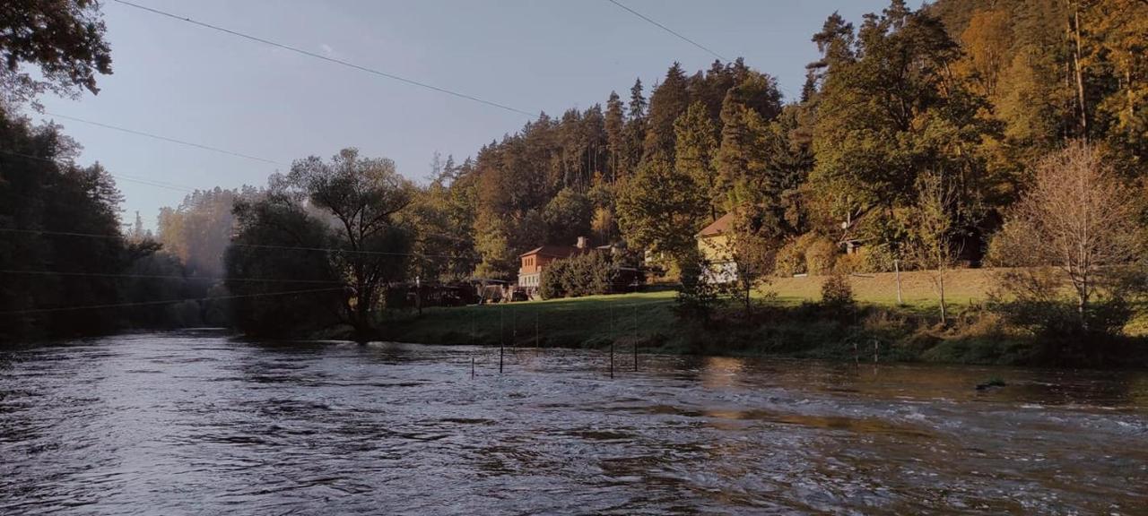 Hotel Lesní Restaurace Harrachovka Tábor Exteriér fotografie
